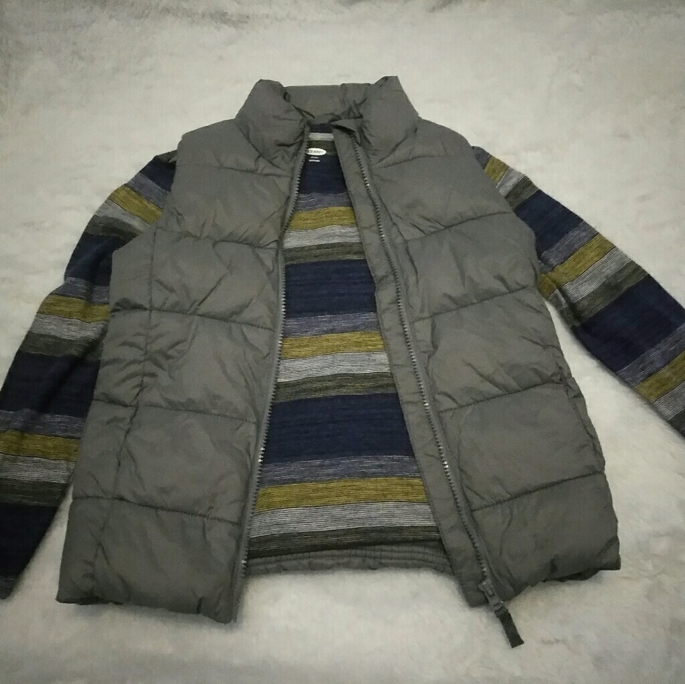 *Hold for Araff123* NWT Gray Boys Puffer Vest